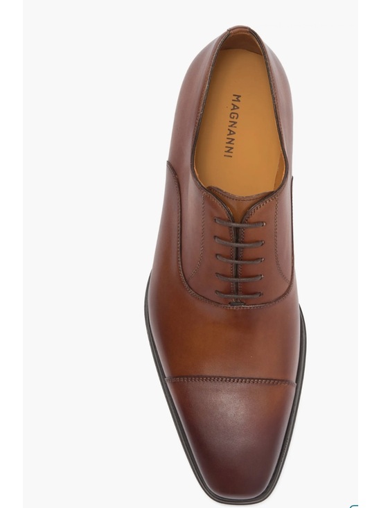 Magnanni Leather Oxford men 
$399 new 
Color: tabacco - Picture 3 of 16